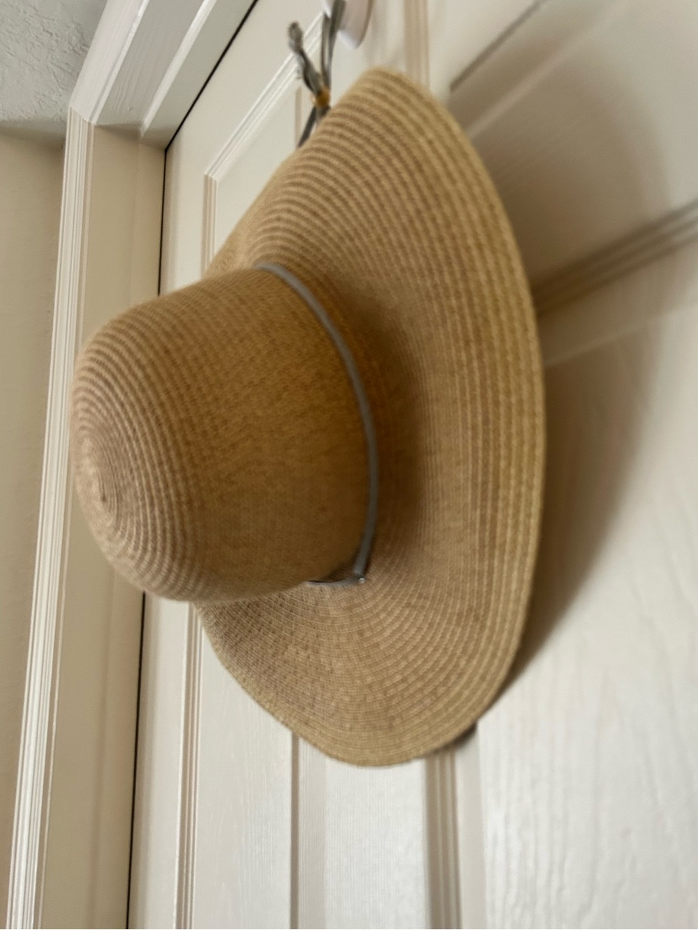 Women's Wide Brim Straw Sun Hat with Chin Cord - Natural - Picture 5 of 7